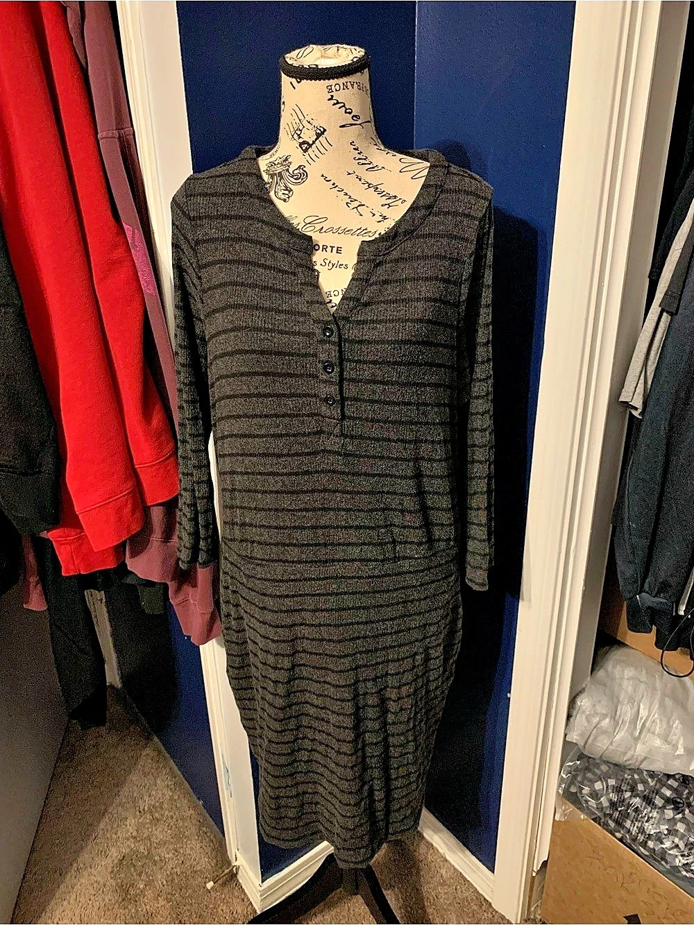 Torrid Striped Maxi Dress in Gray Size 1 Like New